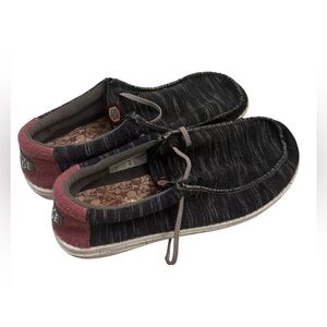 Hey Dude Wally Casual‎ Shoes Men’s sz 9 Black & Red Slip On Lightweight